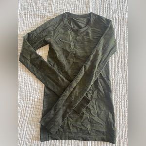 Lululemon swiftly tech